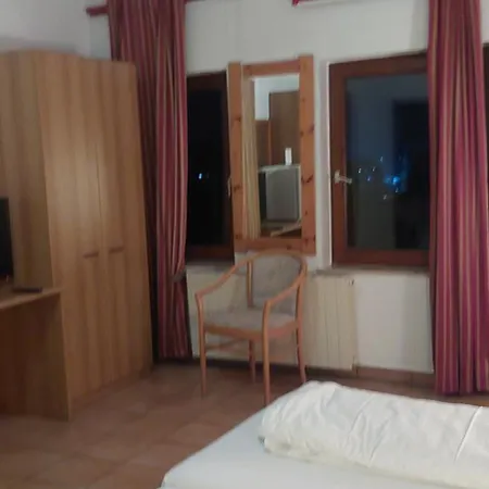 La Cascina Отель 2*