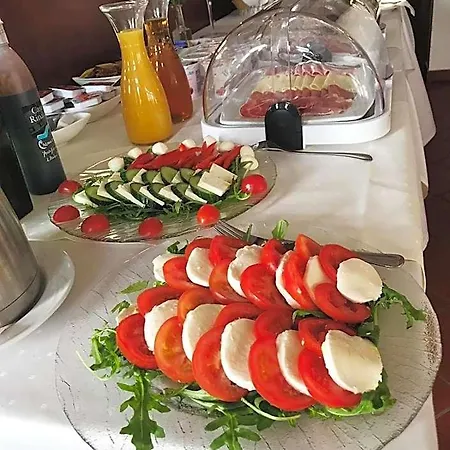 La Cascina Hotel 2*